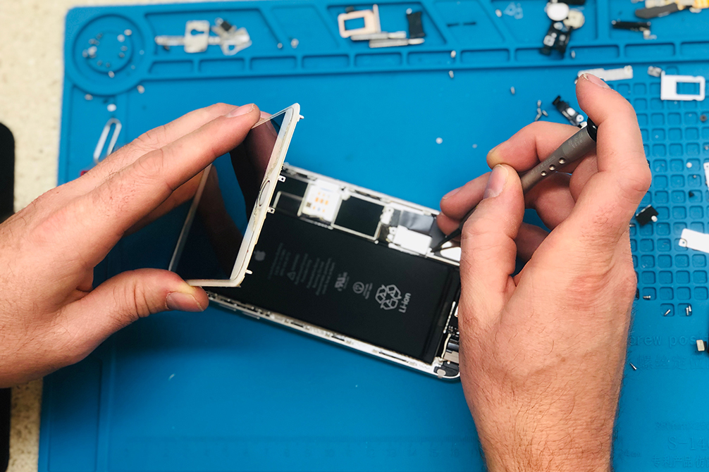 iPhone 13 Pro Max Battery Replacement in Louisville, KY